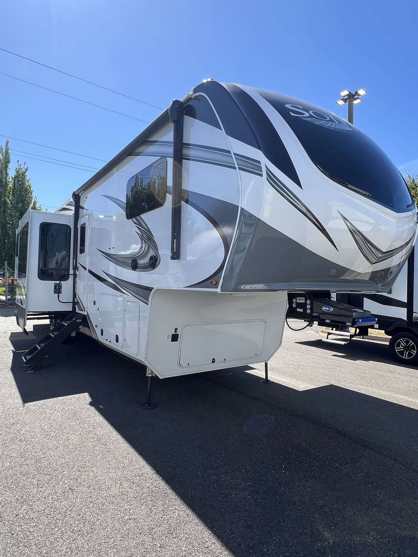 2023 Grand Design Solitude 375RES