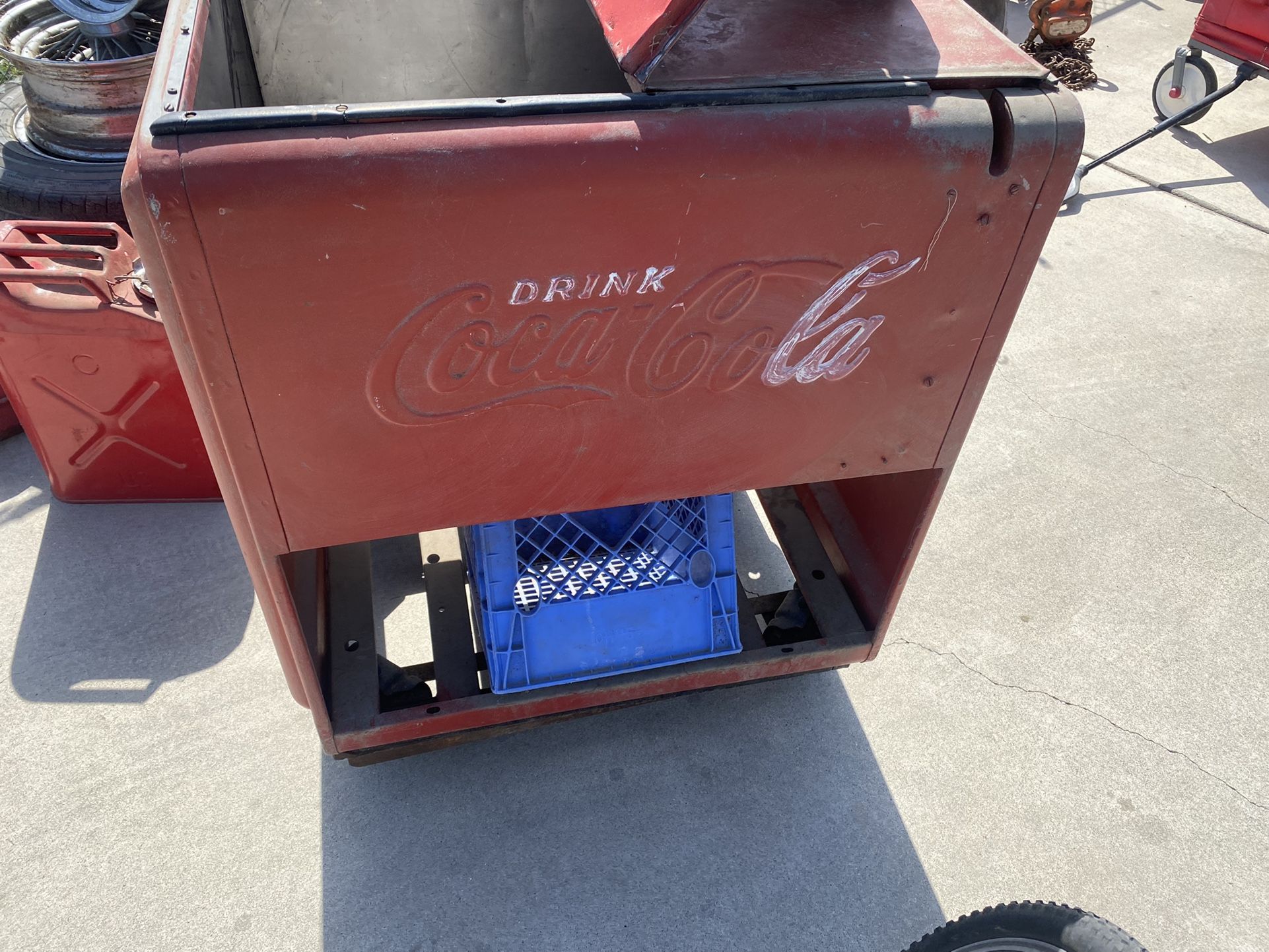 COCA COLA MACHINE