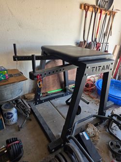 Titan Fitness Back extension H-PND & Hex Bar with weights.
