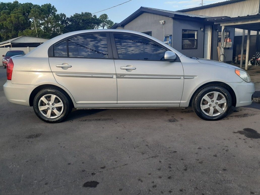 2009 Hyundai Accent 137,000 miles