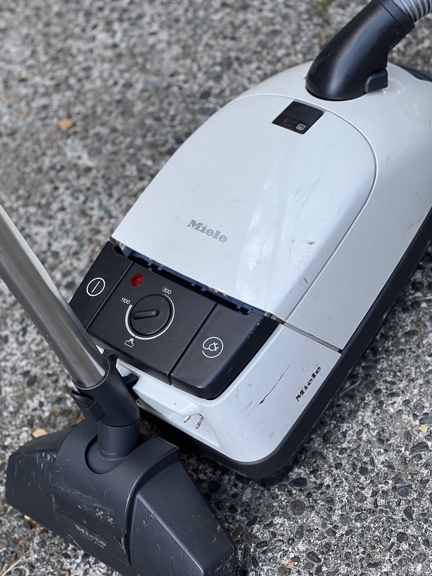 Miele White Star Canister Vacuum Cleaner W/attachments ~ Model S314i