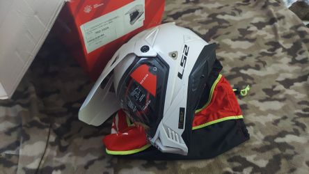 LS2 Blaze II Motorcycle Helmet ( size Large )
