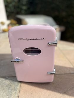 Frigidaire Retro Mini Fridge Cooler - Pink