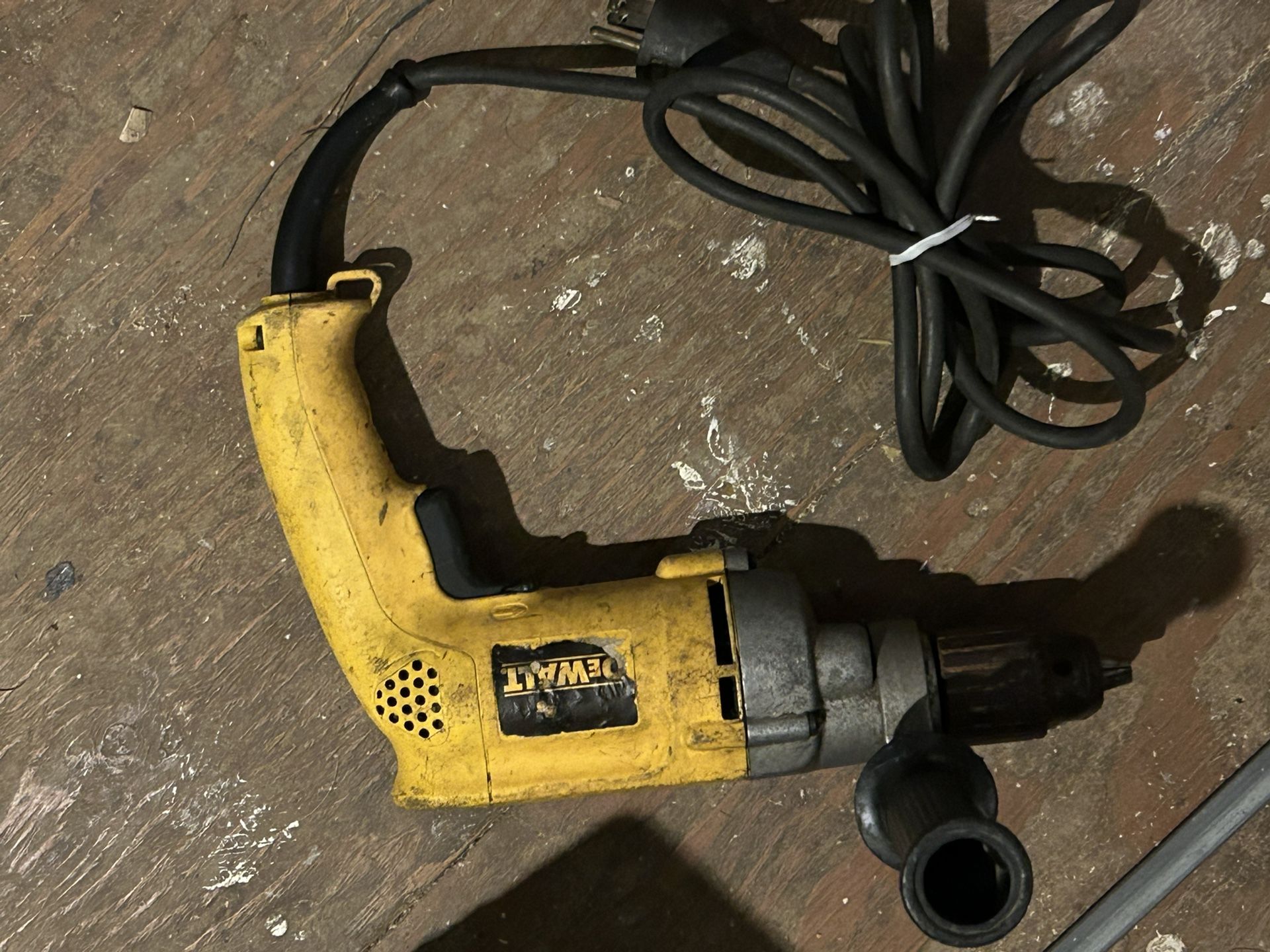 DEWALT 1/2 in. Variable-Speed Reversing Drill DW235G