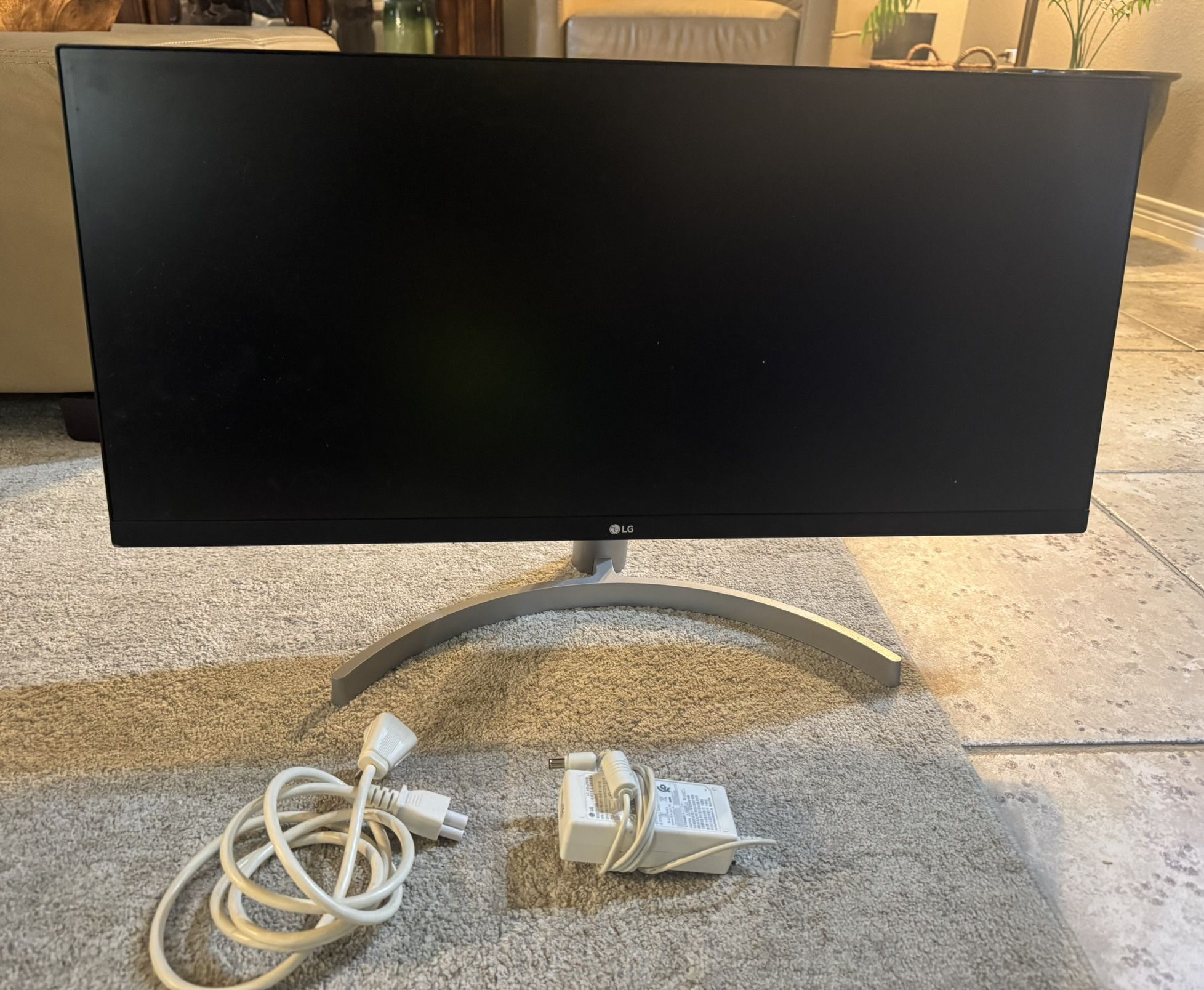 LG - 29” Ultra Wide Monitor - Excellent Condition