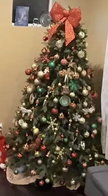 7.5 Ft Christmas tree