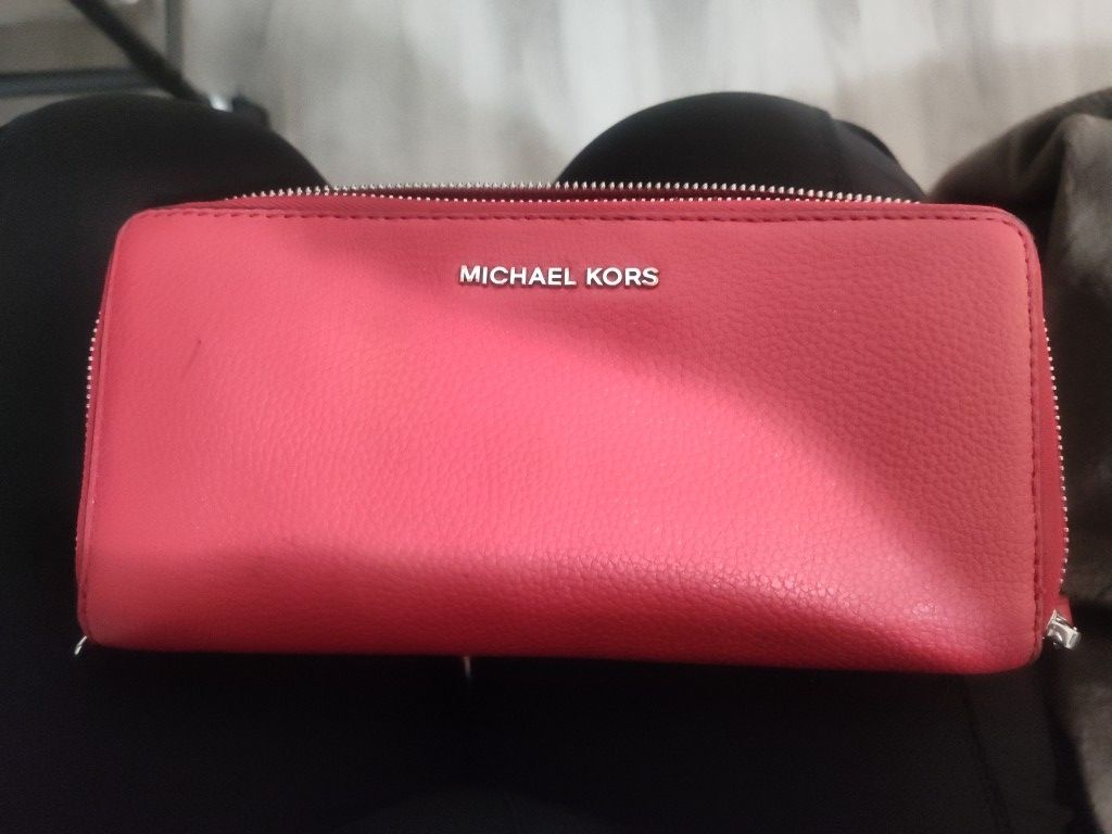Michael Kors Wristlet Wallet