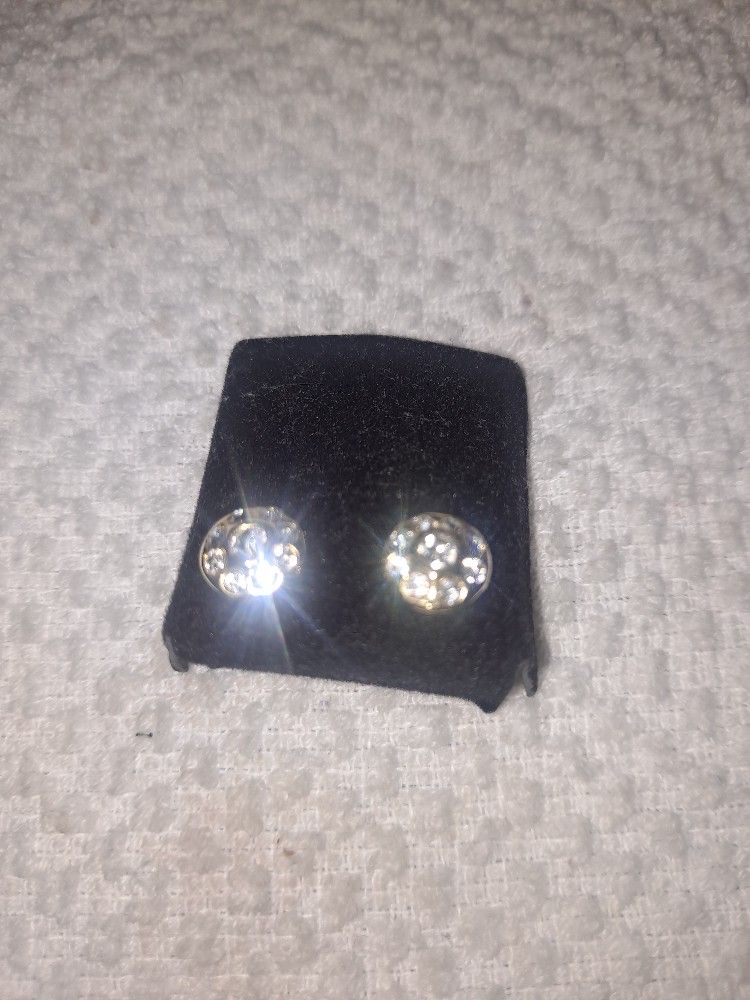 Diamond Like Earrings