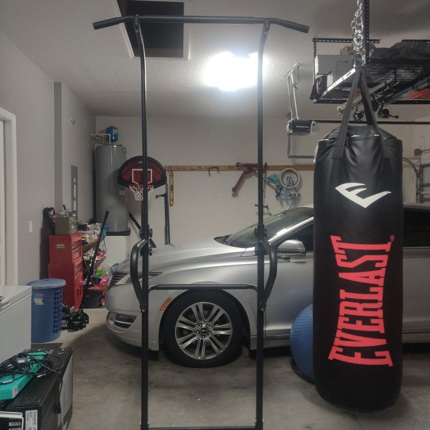 Pull Up Bar
