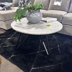 Modern Coffee Tables! $49 Down! Easy Financing! 📲🩷🛋️ 