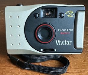 Vivitar PN2011 Panoramic Focus Free 35mm Film Compact Point & Shoot Camera
