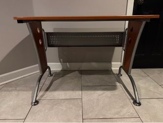 Computer desk