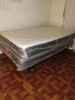 Twin bed + frame