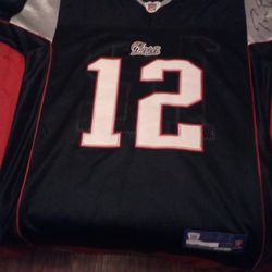  Patriots  Tom Brady #12 Signed Jersey X Large