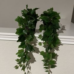 2 Artificial Vine Plants