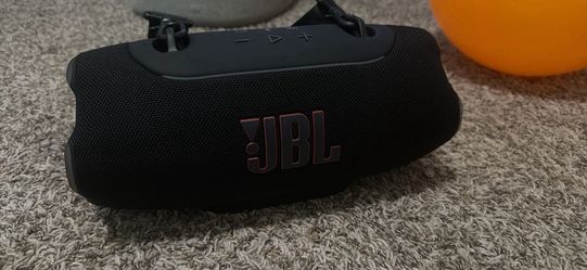 Jbl Xtreme 5 portable Bluetooth speaker