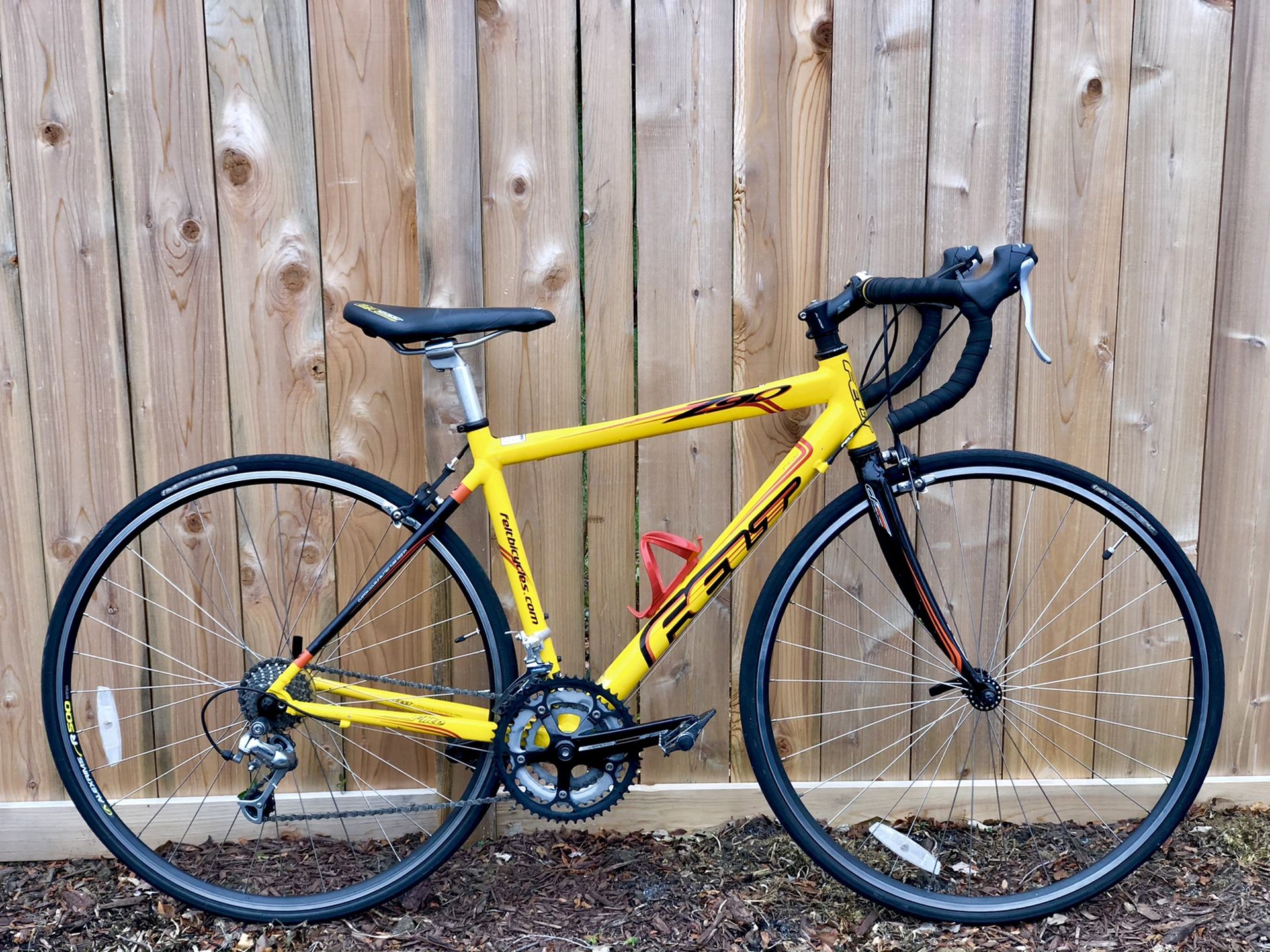 Felt z90 road bike. Ready to ride. Aluminum w carbon fork for Sale in