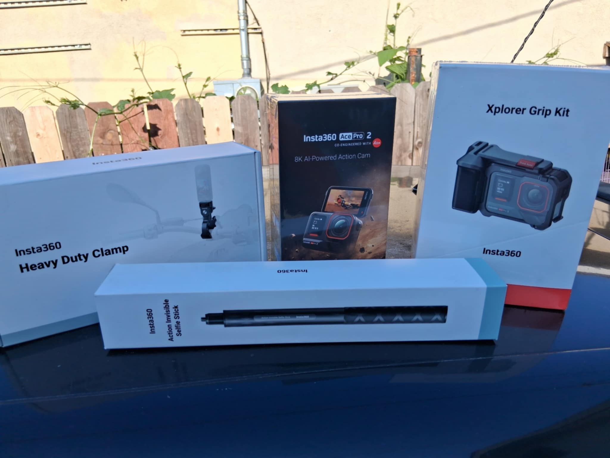 insta360 Ace pro 2 Dual baterry explorer bundle