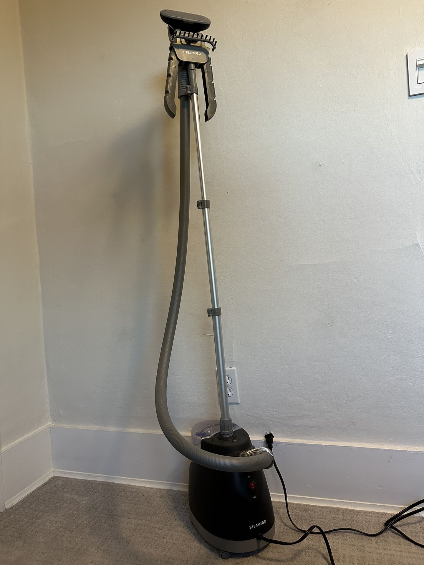 Like-New Clothes Steamer