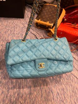 Purse moving sale