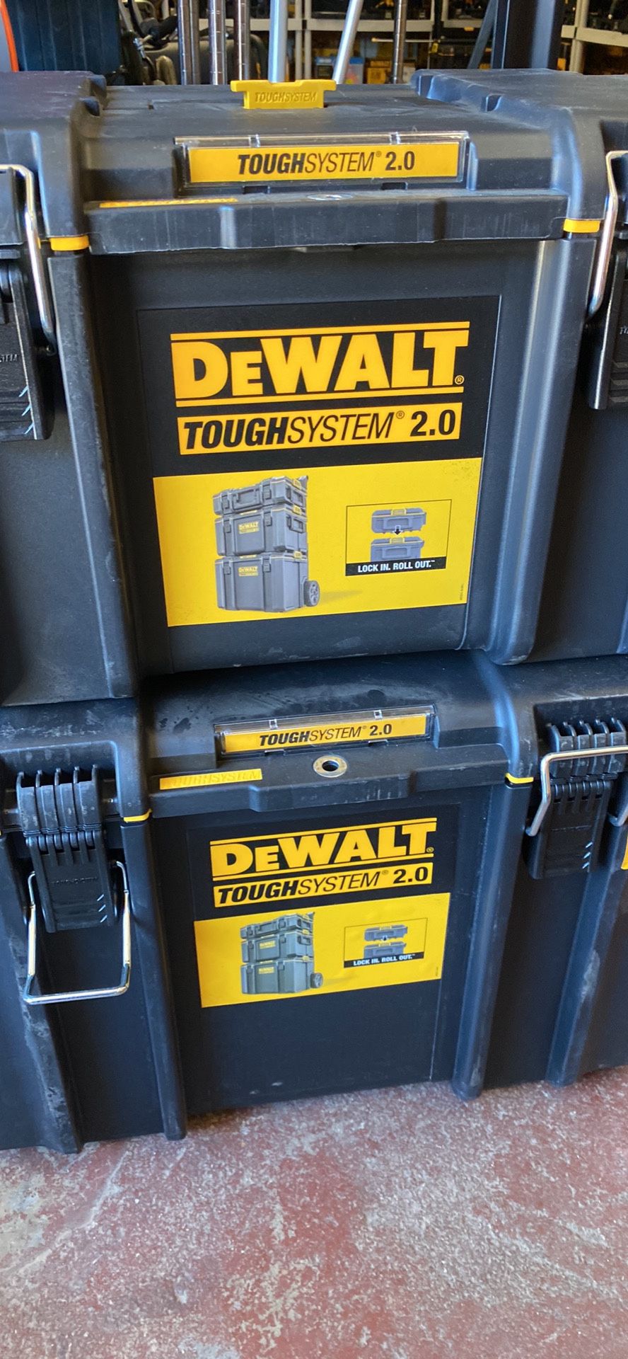 Tool Box/ (1 ) 2.0 24 in. Mobile Tool Box. Tool Box 2.0 22 in. (1) Large Tool Box. 2 . Cajas de herramientas