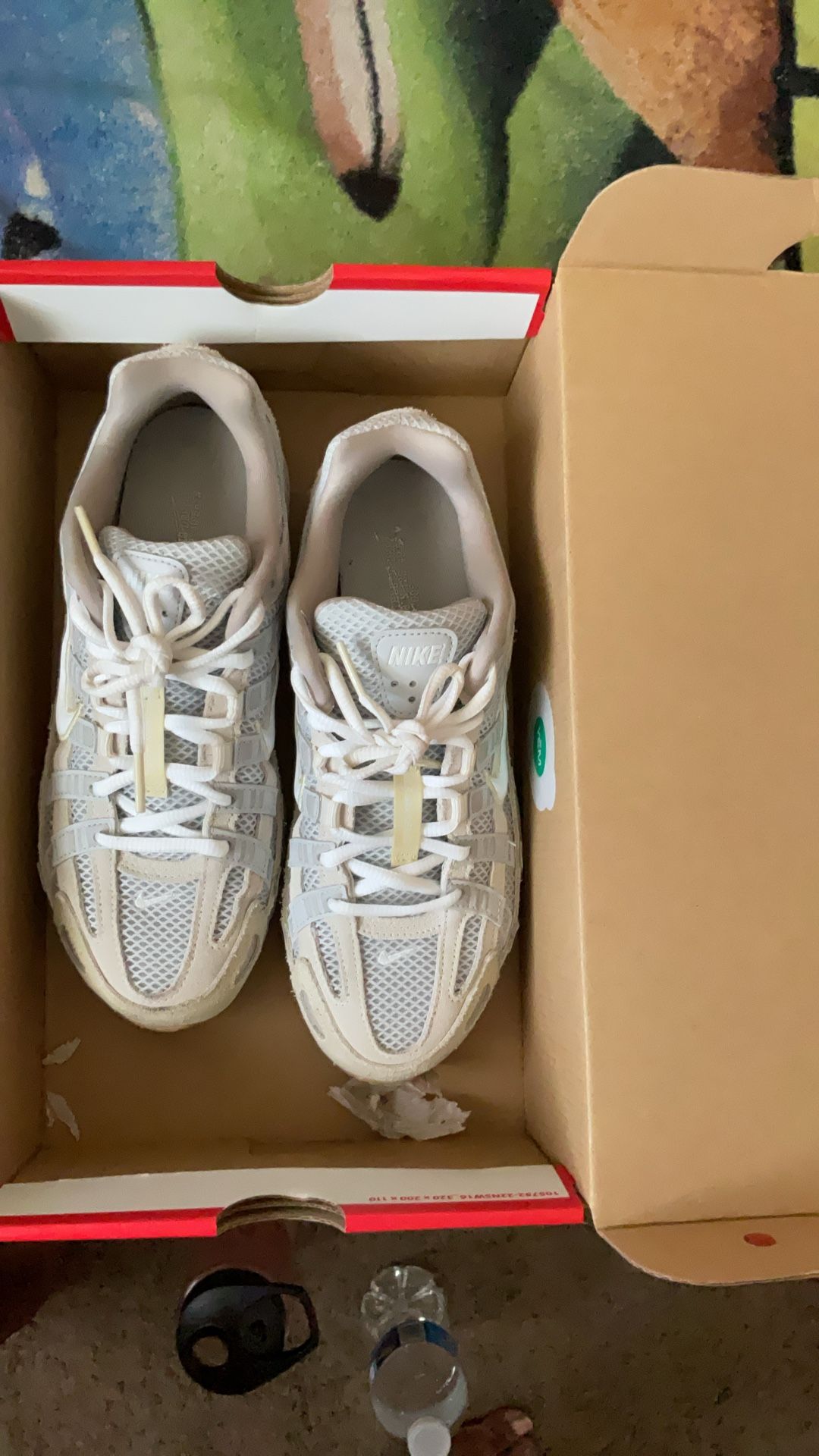 Woman’s Nikes Size 7