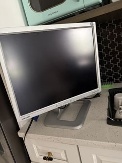 Monitor Good For Extra Screen Or Gaming