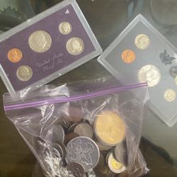 Mix bag of coins, Indian pennies, mercury, pennies, silver pennies, and a lot more