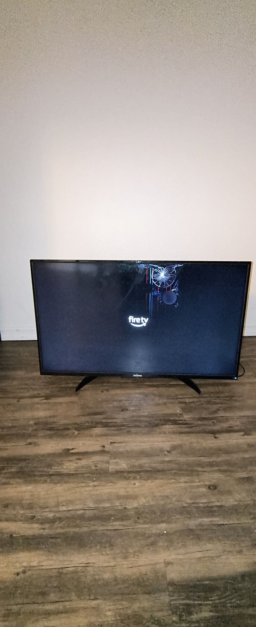 Toshiba Fire TV (Cracked Screen)