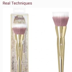 🆕💕 REAL TECHNIQUES LIMITED EDITION SOFT GLAM COMPLEXION BRUSH #027💕🆕