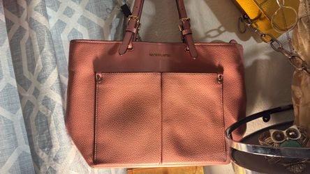 Michael Kors, pink purse