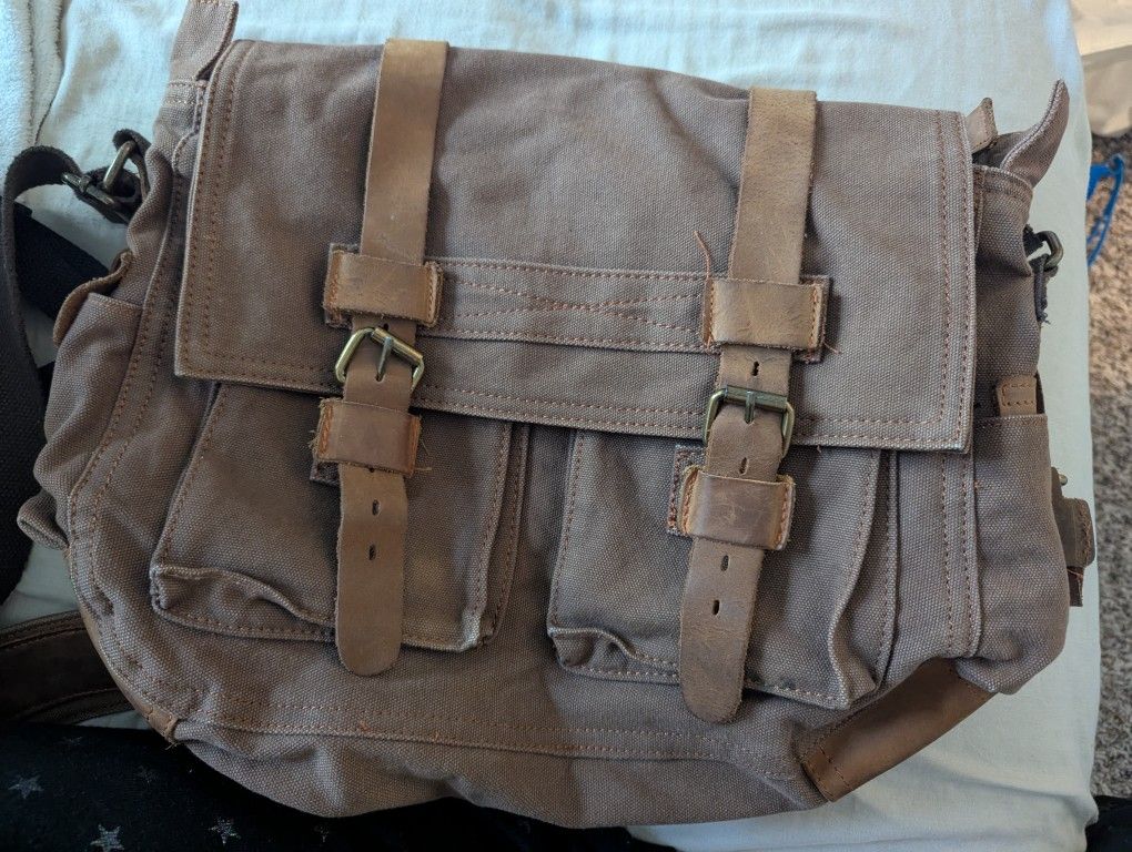 Augur Strauss & Co Men's Messenger Bag