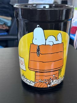 Snoopy holder