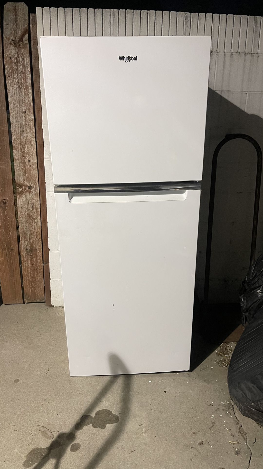 FREE WHIRLPOOL REFRIGERATOR 24”