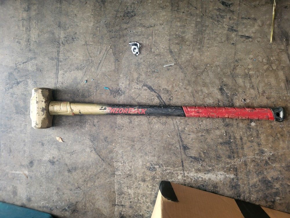 8 lb. Sledge Hammer with 34 in. Fiberglass Handle
by
Razor-Back