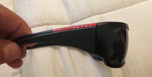 Prada sun glasses