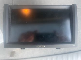 Toyota navigation screen and CD player