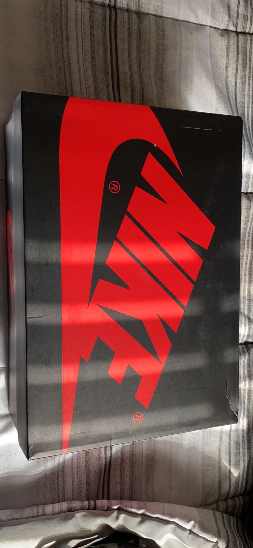 AIR JORDAN 1 RETRO HIGH OG BANNED (2016)