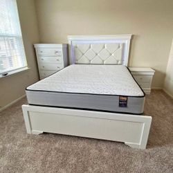 Bedroom Set!!Ask for price!!!Preguntar Por Precio 