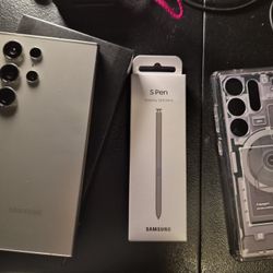 UNLOCKED New Samsung S24 Ultra 512gb Bundle (Extra Stylus & Case)