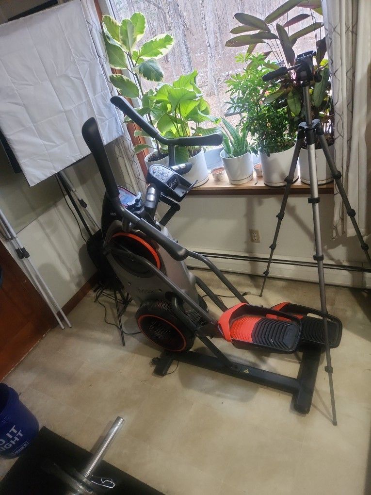 Bowflex M5 Like New - $900