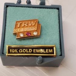 Vintage 10kt Gold TRW Pin https://offerup.com/redirect/?o=Vy5EaWFtb25kcw== And Ruby