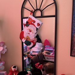 2 Wall Mirrors And Wall Art 