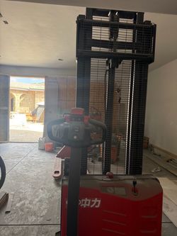 Fully Powered Electric Stacker