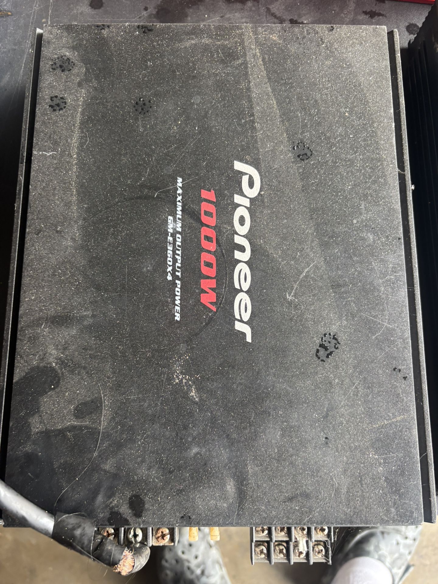 1000 Watts Pioneer Amplifier