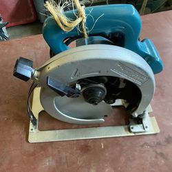 Makita 7 1/4 Corded Circular Saw