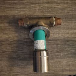 Hansgrohe Volume Control With Handle