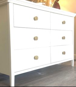 Modern 6-Drawer White Dresser with Antique Gold Knobs for Sale in  Arlington, VA - OfferUp