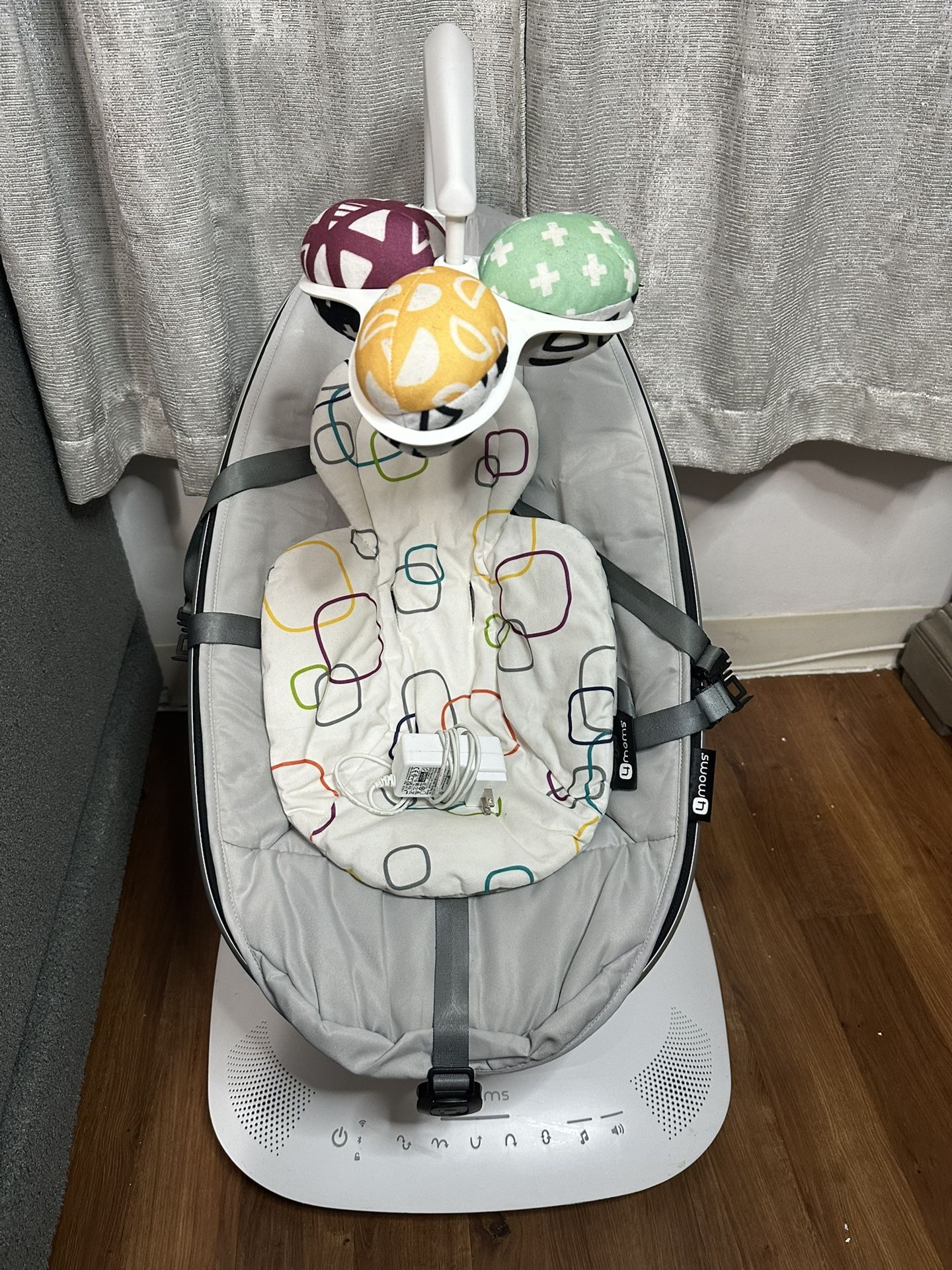 4moms MamaRoo Multi-motion Swing