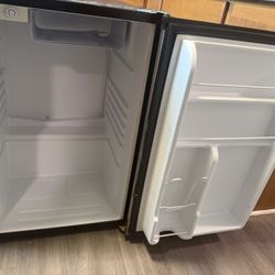 Haier Mini Fridge 